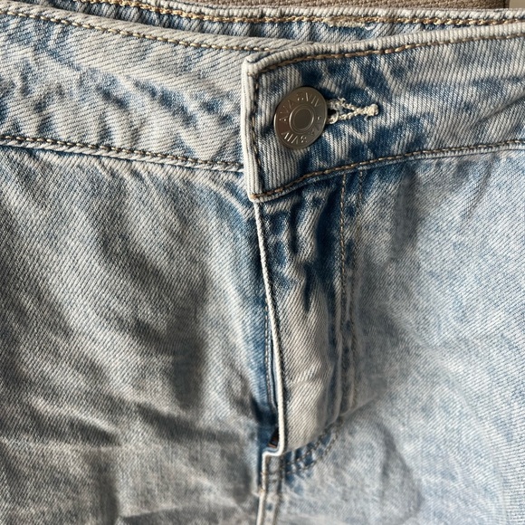 NWT Target Ava & Viv High Rise Relaxed Fit Midi Jean Plus Size Shorts, 18 - Picture 3 of 6